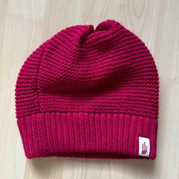 The North Face Beanie - Picture 1 of 3